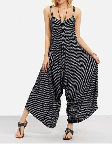 Dress with skirt stripes and skirt.